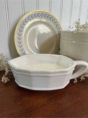 Vintage Pfaltzgraff Heritage Stoneware Gravy Boat